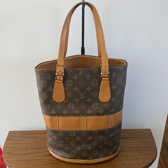 Louis Vuitton Monogram Bucket Shoulder Bag - Picture 2 of 12
